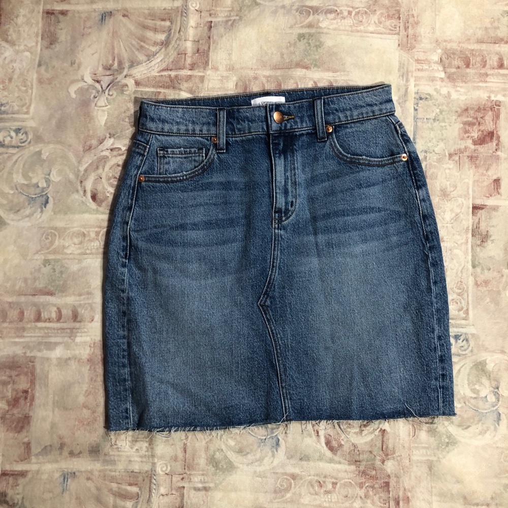 Evereve Denim Blue Jeans Skirt Raw hem
